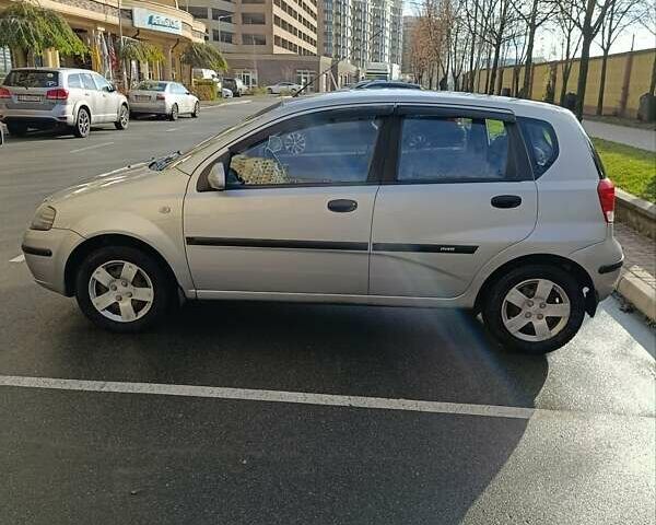 Сірий Шевроле Авео, об'ємом двигуна 1.5 л та пробігом 131 тис. км за 2800 $, фото 1 на Automoto.ua