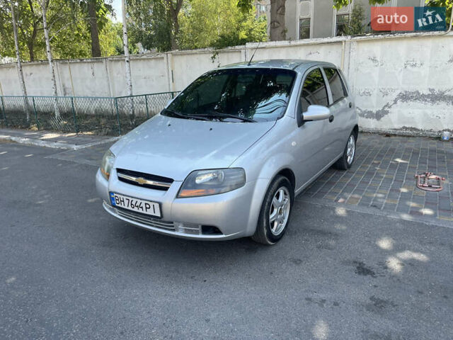 Серый Шевроле Авео, объемом двигателя 1.5 л и пробегом 155 тыс. км за 3300 $, фото 1 на Automoto.ua