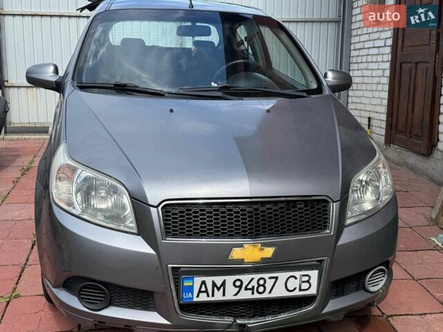 Серый Шевроле Авео, объемом двигателя 1.5 л и пробегом 241 тыс. км за 3500 $, фото 1 на Automoto.ua
