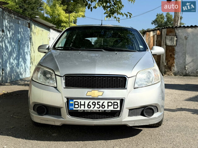 Серый Шевроле Авео, объемом двигателя 1.21 л и пробегом 210 тыс. км за 4500 $, фото 1 на Automoto.ua