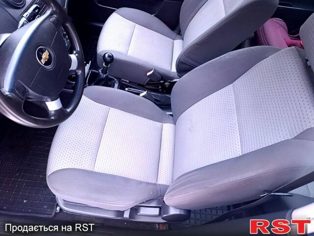 Серый Шевроле Авео, объемом двигателя 1.5 л и пробегом 20000 тыс. км за 4100 $, фото 1 на Automoto.ua