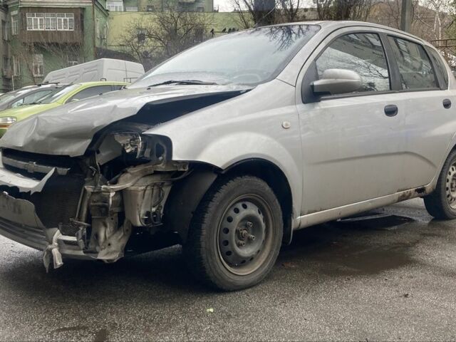 Серый Шевроле Авео, объемом двигателя 1.5 л и пробегом 275 тыс. км за 1064 $, фото 1 на Automoto.ua