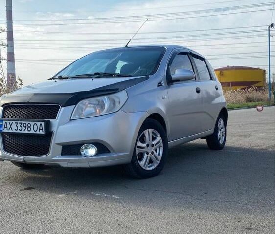 Серый Шевроле Авео, объемом двигателя 1.5 л и пробегом 275 тыс. км за 3500 $, фото 1 на Automoto.ua