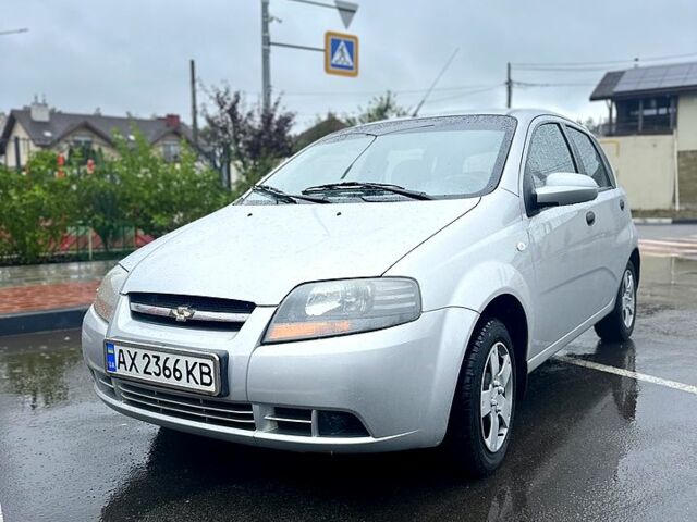 Серый Шевроле Авео, объемом двигателя 1.5 л и пробегом 170 тыс. км за 3800 $, фото 1 на Automoto.ua