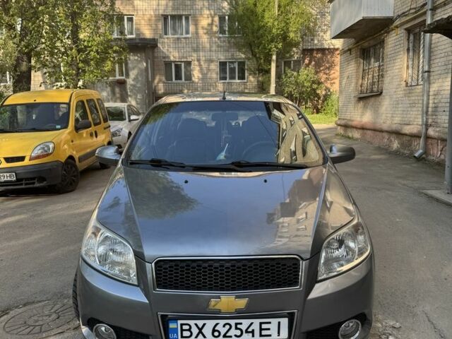 Серый Шевроле Авео, объемом двигателя 1.4 л и пробегом 170 тыс. км за 3800 $, фото 1 на Automoto.ua