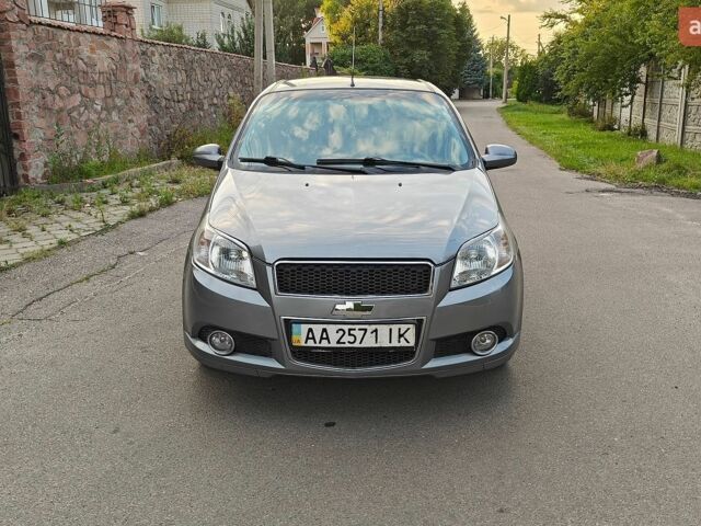 Серый Шевроле Авео, объемом двигателя 1.5 л и пробегом 198 тыс. км за 4100 $, фото 1 на Automoto.ua
