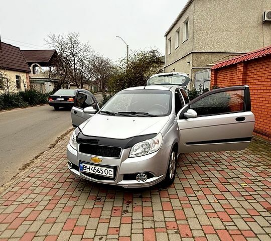 Серый Шевроле Авео, объемом двигателя 1.5 л и пробегом 110 тыс. км за 5500 $, фото 1 на Automoto.ua