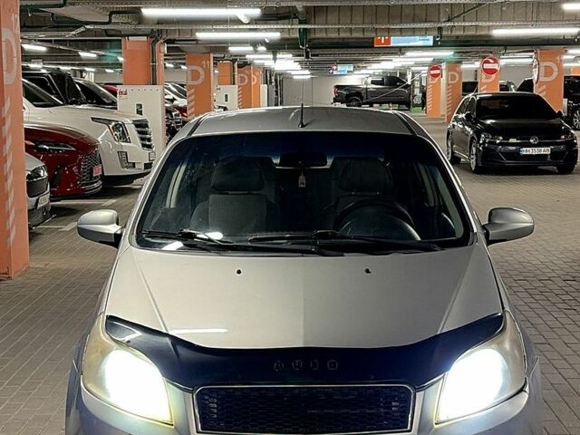 Серый Шевроле Авео, объемом двигателя 1.5 л и пробегом 256 тыс. км за 2350 $, фото 1 на Automoto.ua