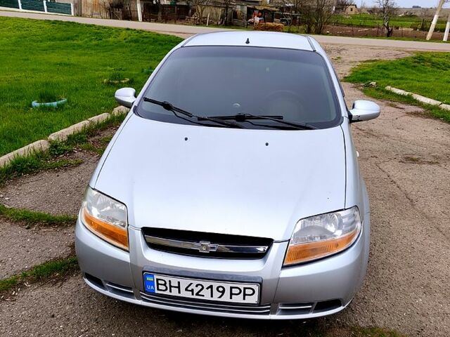 Серый Шевроле Авео, объемом двигателя 1.5 л и пробегом 199 тыс. км за 3800 $, фото 1 на Automoto.ua