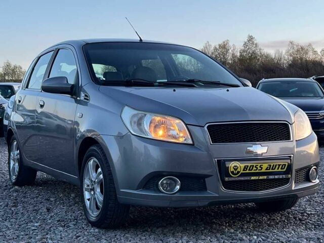Серый Шевроле Авео, объемом двигателя 1.2 л и пробегом 200 тыс. км за 4800 $, фото 1 на Automoto.ua