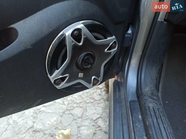 Серый Шевроле Авео, объемом двигателя 1.5 л и пробегом 440 тыс. км за 3500 $, фото 1 на Automoto.ua