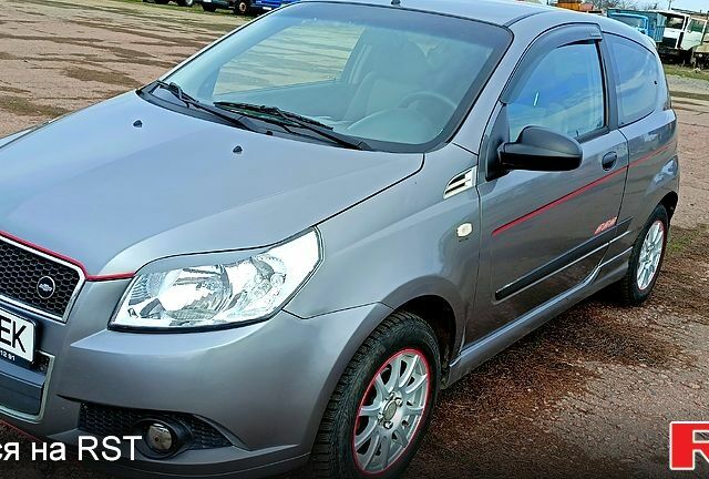 Серый Шевроле Авео, объемом двигателя 12 л и пробегом 156 тыс. км за 3500 $, фото 1 на Automoto.ua