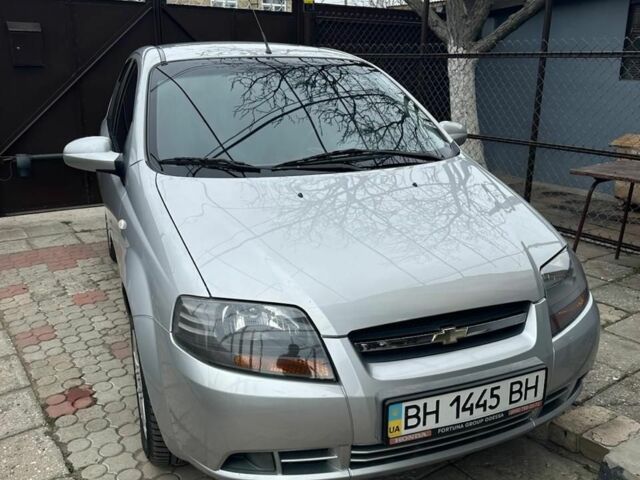 Серый Шевроле Авео, объемом двигателя 1.5 л и пробегом 198 тыс. км за 4000 $, фото 1 на Automoto.ua