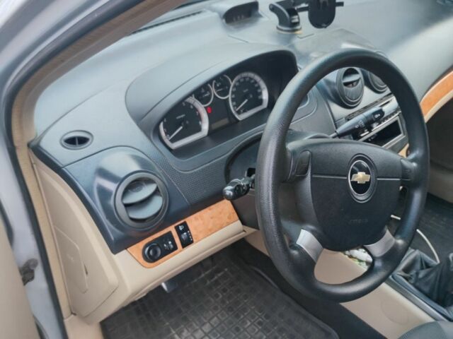 Серый Шевроле Авео, объемом двигателя 1.6 л и пробегом 270 тыс. км за 3500 $, фото 1 на Automoto.ua