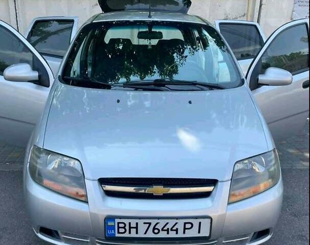 Серый Шевроле Авео, объемом двигателя 1.5 л и пробегом 150 тыс. км за 3500 $, фото 1 на Automoto.ua