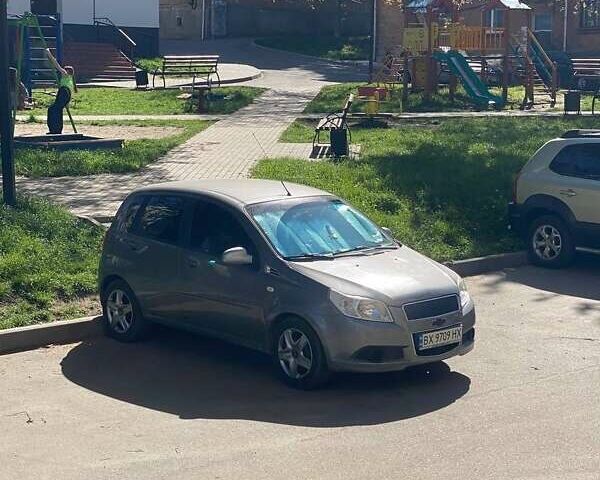 Серый Шевроле Авео, объемом двигателя 1.4 л и пробегом 165 тыс. км за 3800 $, фото 1 на Automoto.ua