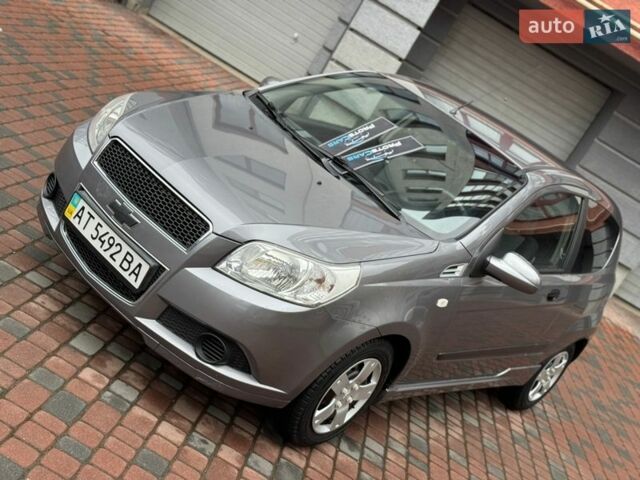 Серый Шевроле Авео, объемом двигателя 1.5 л и пробегом 83 тыс. км за 3950 $, фото 1 на Automoto.ua