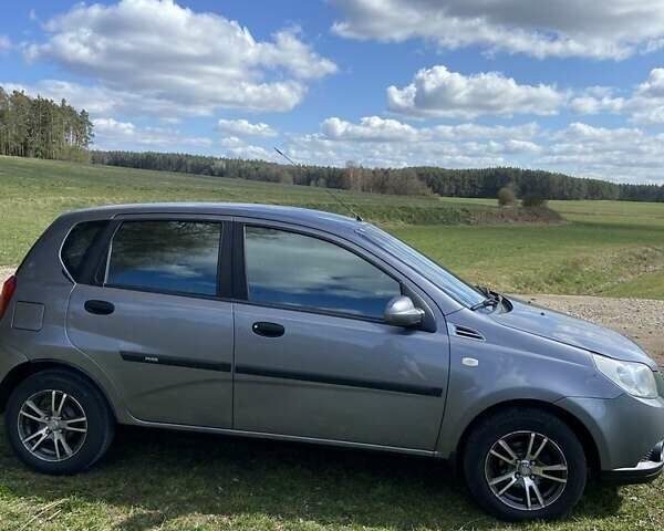 Серый Шевроле Авео, объемом двигателя 1.5 л и пробегом 165 тыс. км за 3459 $, фото 1 на Automoto.ua