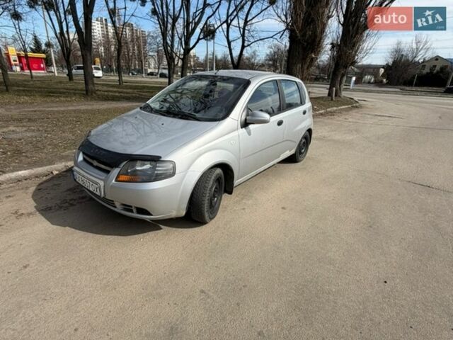 Серый Шевроле Авео, объемом двигателя 1.5 л и пробегом 280 тыс. км за 3100 $, фото 1 на Automoto.ua