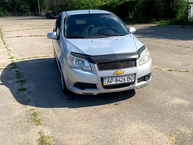 Серый Шевроле Авео, объемом двигателя 1.5 л и пробегом 205 тыс. км за 4200 $, фото 1 на Automoto.ua