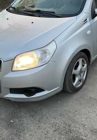 Серый Шевроле Авео, объемом двигателя 1.2 л и пробегом 170 тыс. км за 4500 $, фото 1 на Automoto.ua