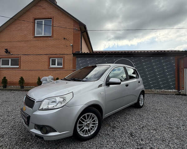 Серый Шевроле Авео, объемом двигателя 1.5 л и пробегом 170 тыс. км за 4200 $, фото 1 на Automoto.ua