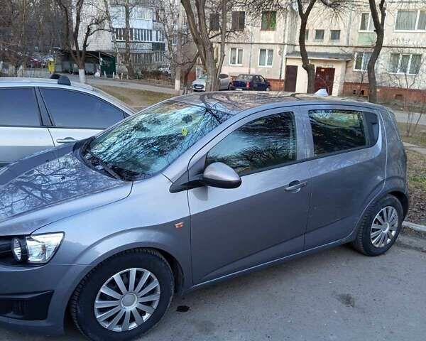 Сірий Шевроле Авео, об'ємом двигуна 1.2 л та пробігом 210 тис. км за 5000 $, фото 1 на Automoto.ua