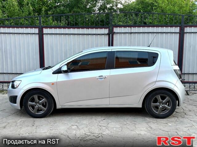 Сірий Шевроле Авео, об'ємом двигуна 1.3 л та пробігом 219 тис. км за 5300 $, фото 1 на Automoto.ua