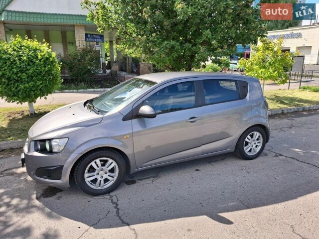 Серый Шевроле Авео, объемом двигателя 1.23 л и пробегом 161 тыс. км за 5600 $, фото 1 на Automoto.ua