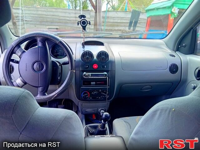 Серый Шевроле Авео, объемом двигателя 1.5 л и пробегом 213 тыс. км за 2550 $, фото 1 на Automoto.ua