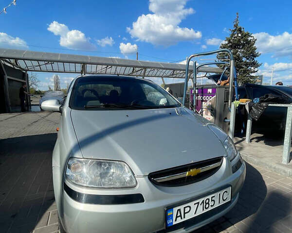 Сірий Шевроле Авео, об'ємом двигуна 1.5 л та пробігом 246 тис. км за 2800 $, фото 1 на Automoto.ua