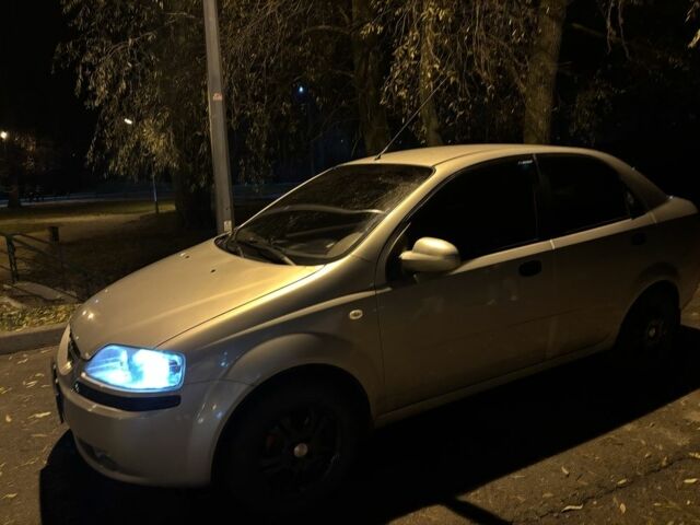 Серый Шевроле Авео, объемом двигателя 1.5 л и пробегом 268 тыс. км за 3200 $, фото 1 на Automoto.ua