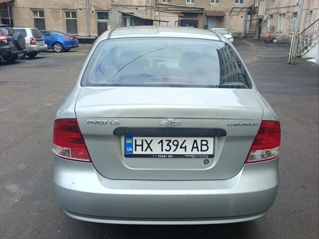Серый Шевроле Авео, объемом двигателя 1.5 л и пробегом 243 тыс. км за 2400 $, фото 1 на Automoto.ua