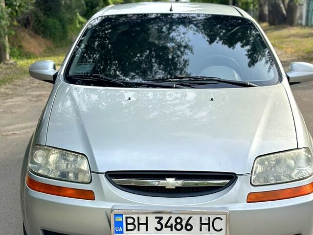 Серый Шевроле Авео, объемом двигателя 1.5 л и пробегом 233 тыс. км за 3200 $, фото 1 на Automoto.ua