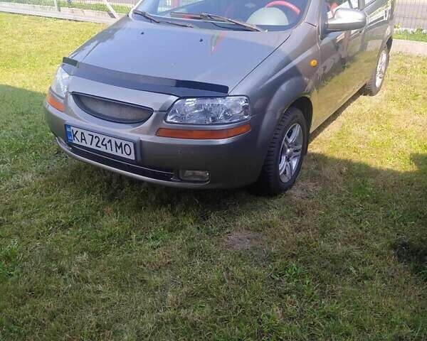 Сірий Шевроле Авео, об'ємом двигуна 1.5 л та пробігом 134 тис. км за 2200 $, фото 1 на Automoto.ua