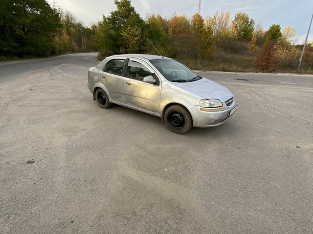 Сірий Шевроле Авео, об'ємом двигуна 1.5 л та пробігом 250 тис. км за 1001 $, фото 1 на Automoto.ua