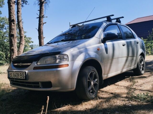 Сірий Шевроле Авео, об'ємом двигуна 1.5 л та пробігом 200 тис. км за 1807 $, фото 1 на Automoto.ua