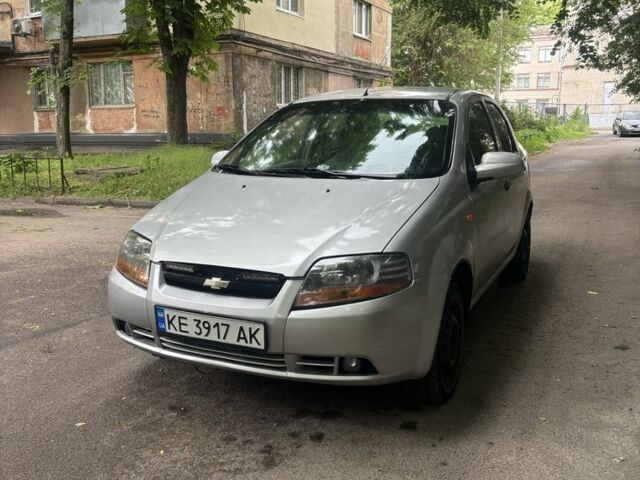 Серый Шевроле Авео, объемом двигателя 1.5 л и пробегом 100 тыс. км за 2500 $, фото 1 на Automoto.ua