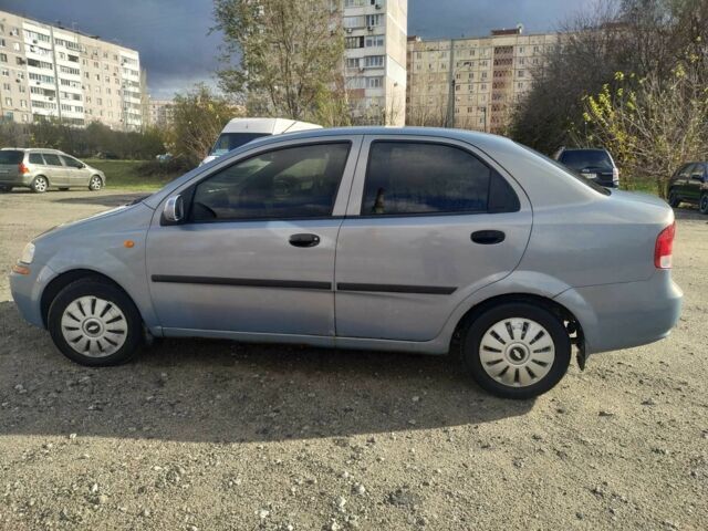 Сірий Шевроле Авео, об'ємом двигуна 0.15 л та пробігом 240 тис. км за 2550 $, фото 1 на Automoto.ua