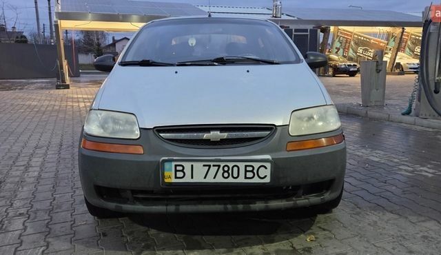 Серый Шевроле Авео, объемом двигателя 1.5 л и пробегом 260 тыс. км за 2200 $, фото 1 на Automoto.ua