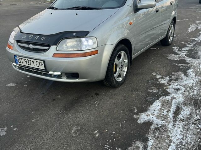 Серый Шевроле Авео, объемом двигателя 1.5 л и пробегом 243 тыс. км за 3299 $, фото 1 на Automoto.ua