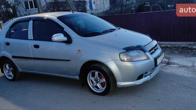 Сірий Шевроле Авео, об'ємом двигуна 1.5 л та пробігом 302 тис. км за 3400 $, фото 1 на Automoto.ua