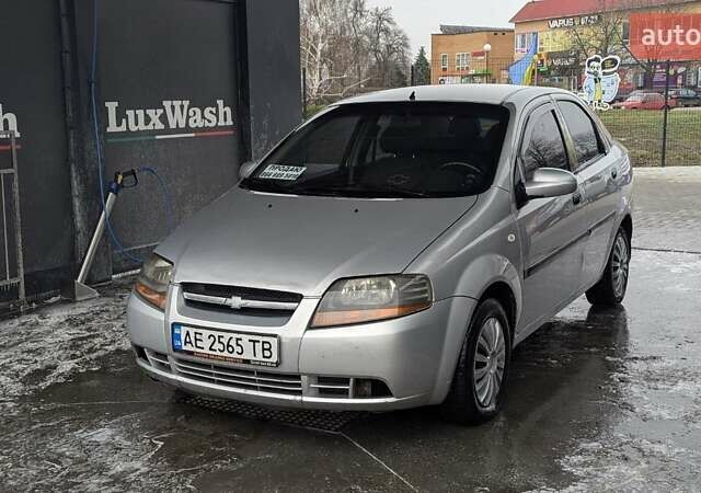 Серый Шевроле Авео, объемом двигателя 1.5 л и пробегом 265 тыс. км за 2800 $, фото 1 на Automoto.ua