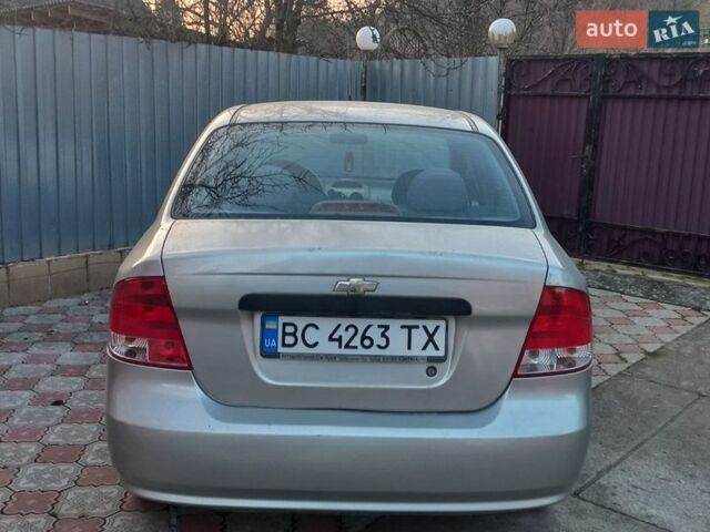 Серый Шевроле Авео, объемом двигателя 1.5 л и пробегом 250 тыс. км за 1500 $, фото 1 на Automoto.ua