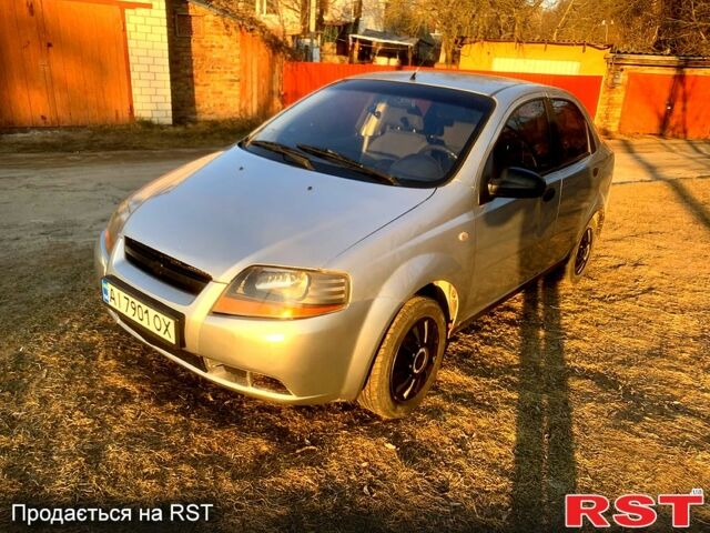 Сірий Шевроле Авео, об'ємом двигуна 1.5 л та пробігом 250 тис. км за 2500 $, фото 1 на Automoto.ua