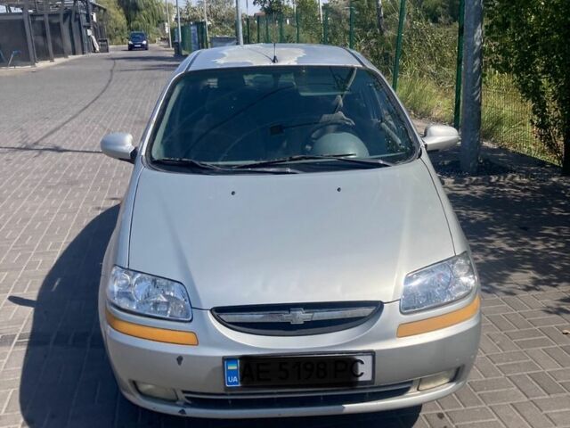 Серый Шевроле Авео, объемом двигателя 1.5 л и пробегом 341 тыс. км за 2000 $, фото 1 на Automoto.ua