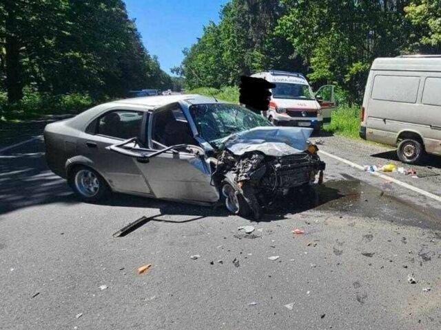 Серый Шевроле Авео, объемом двигателя 1.5 л и пробегом 210 тыс. км за 800 $, фото 1 на Automoto.ua