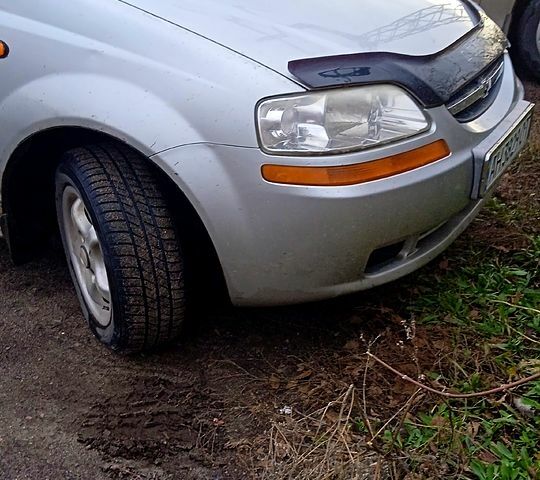 Сірий Шевроле Авео, об'ємом двигуна 1.5 л та пробігом 480 тис. км за 2400 $, фото 1 на Automoto.ua