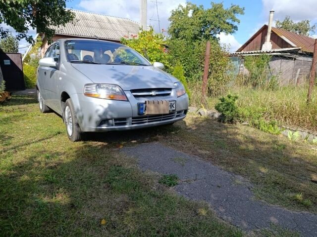 Серый Шевроле Авео, объемом двигателя 1.5 л и пробегом 160 тыс. км за 3500 $, фото 1 на Automoto.ua