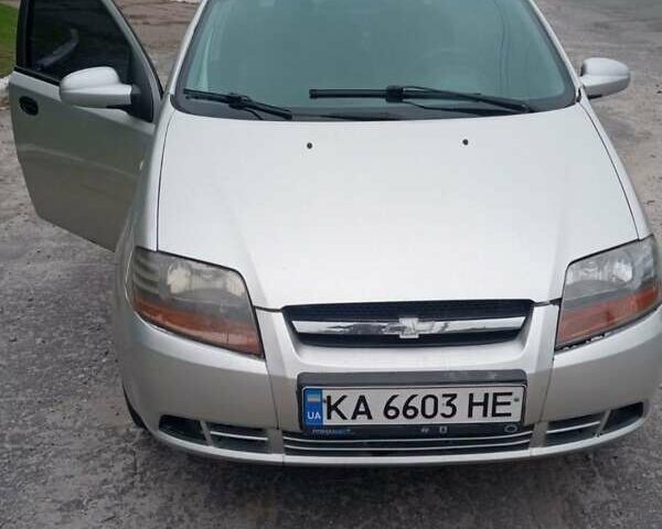 Серый Шевроле Авео, объемом двигателя 1.5 л и пробегом 273 тыс. км за 2000 $, фото 1 на Automoto.ua